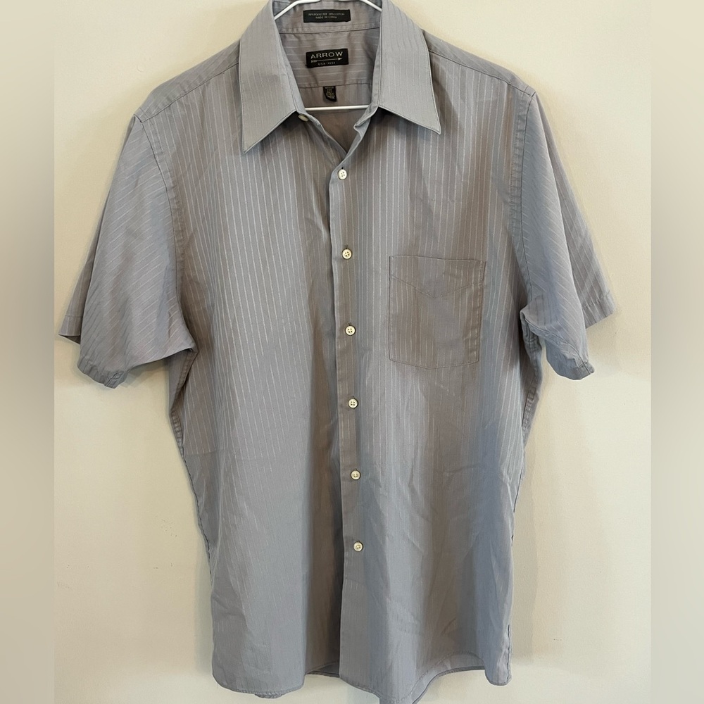 Button down short sleeve shirt